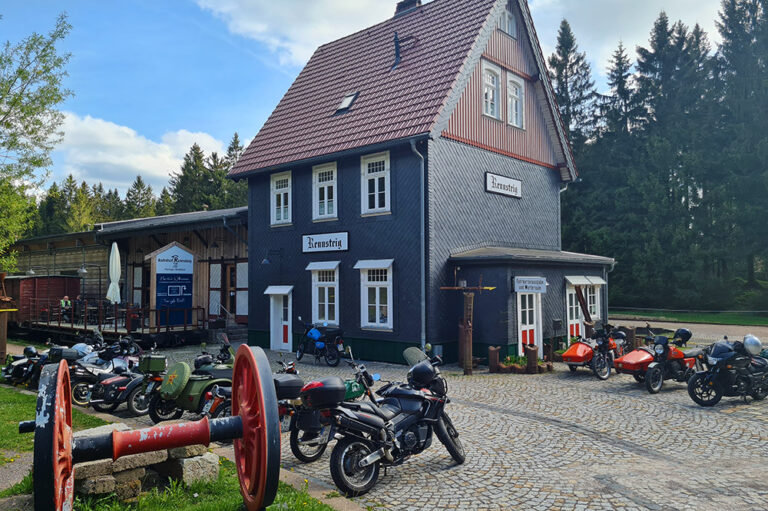 Thüringer Waldlokal "Bahnhof Rrennsteig"